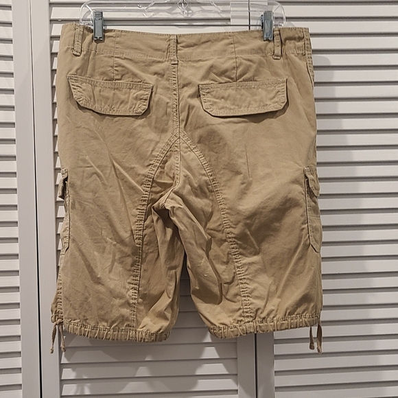 H&M Cargo Shorts, Mid Rise, 10 - Picture 5 of 6